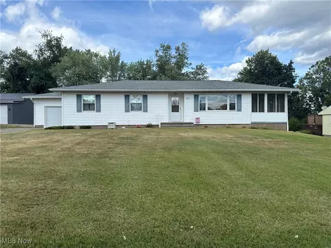 6041 Skyline Dr, Cambridge, OH 43725