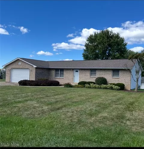 1560 Coachlite Cir, Nashport, OH 43830