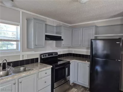 Kitchen - 105 Brenthaven St, Elyria, OH 44035 photo 1 of 1