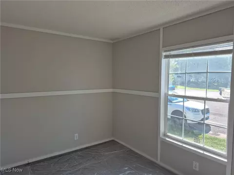 Bedroom - 105 Brenthaven St, Elyria, OH 44035 photo 2 of 3