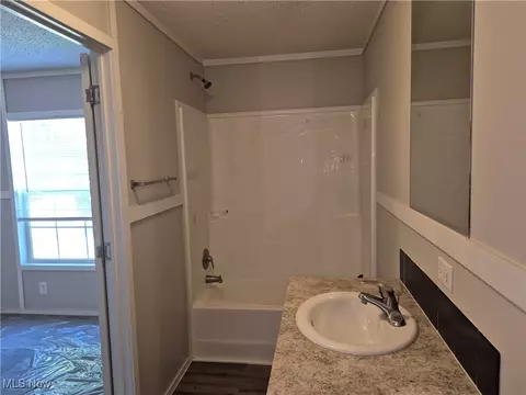 Bath - 105 Brenthaven St, Elyria, OH 44035 photo 1 of 1