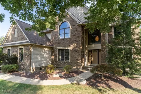 7387 Cherry Hill Ln, Broadview Heights, OH 44147