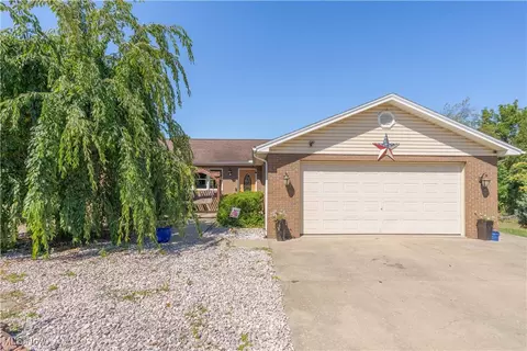 3187 Amsterdam Rd SE, Carrollton, OH 44615