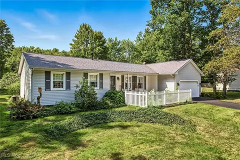 1503 Huffman Dr, Lordstown, OH 44481