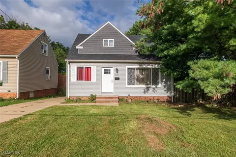 5222 W 83rd St, Parma, OH 44129