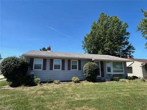 6858 Lantern Ln, Parma Heights, OH 44130