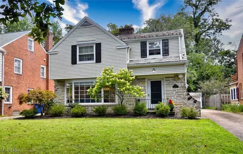 2307 Loyola Rd, University Heights, OH 44118