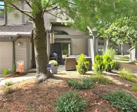 1243 Red Tail Hawk Ct #3, Youngstown, OH 44512