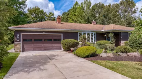 15518 Colebright Dr, Strongsville, OH 44136