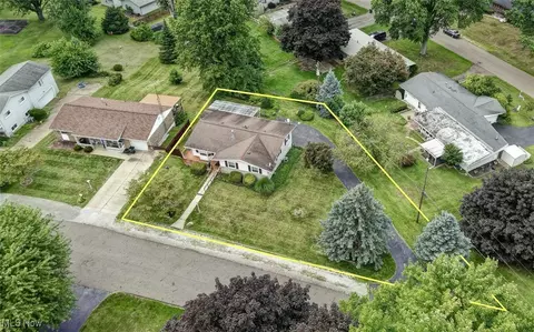 313 Manor Ave NW, Canton, OH 44708 photo 2
