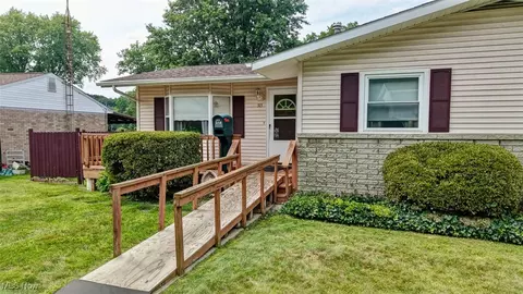 313 Manor Ave NW, Canton, OH 44708 photo 8