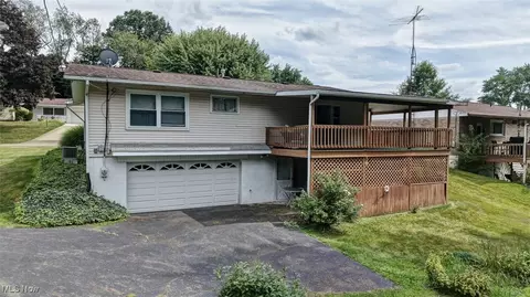313 Manor Ave NW, Canton, OH 44708 photo 3