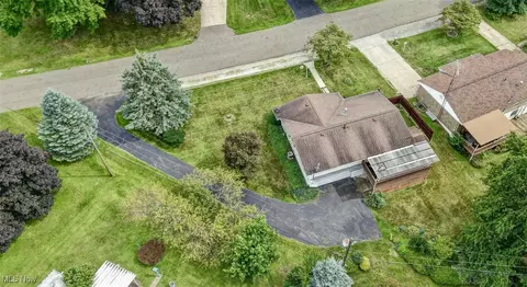 313 Manor Ave NW, Canton, OH 44708 photo 4