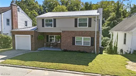 2710 Linden St, Parkersburg, WV 26104