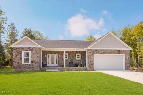 18433 Whitney Rd, Strongsville, OH 44149