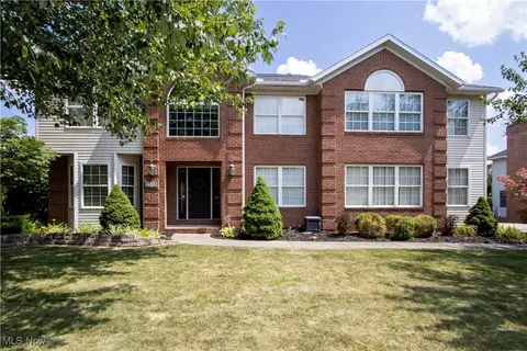 2143 Canterbury Ln, Wooster, OH 44691