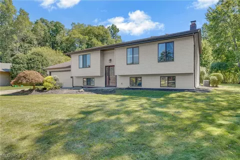 123 Boulder Ridge Pl, Painesville, OH 44077