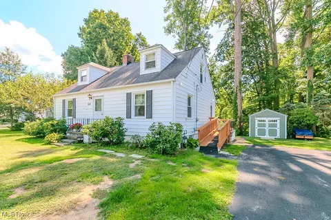 7718 Fairview Ave, Kirtland, OH 44094