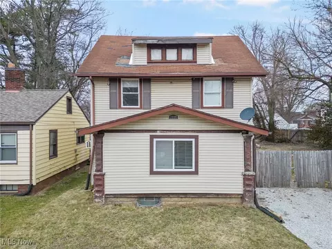 2227 7th St NE, Canton, OH 44704