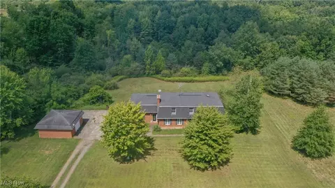 10364 Leffingwell Rd, Canfield, OH 44406