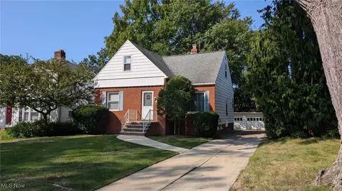 2084 E 224th St, Euclid, OH 44117