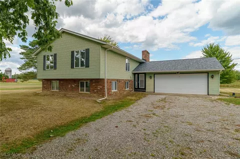 6747 Giddings Rd, Rootstown, OH 44272 photo 3