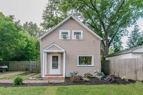 7568 Center St, Mentor, OH 44060