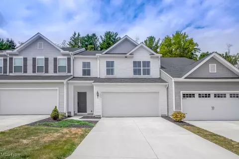 3424 Bushwillow Dr, Uniontown, OH 44685