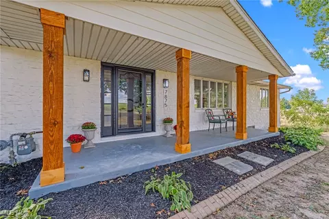 7875 Bentler Ave NE, Canton, OH 44721 photo 2