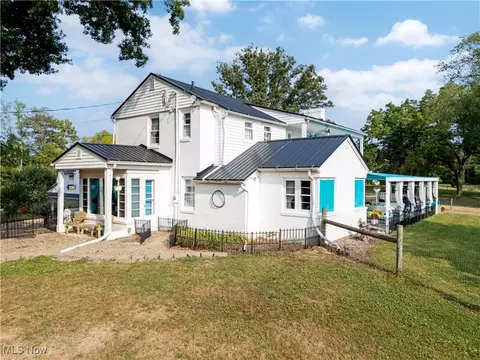 1806 Bell Rd, Wooster, OH 44691