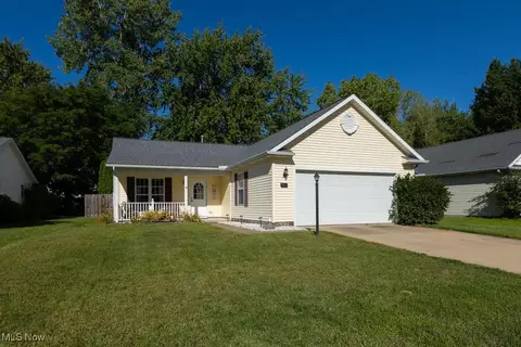 961 Beachfront Dr, Painesville, OH 44077