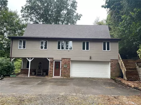 6518 Stonecreek Rd SW, Newcomerstown, OH 43832