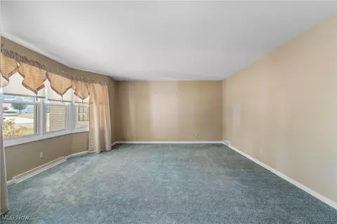 2425 Pennington St NW, Canton, OH 44709 photo 3