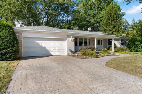 2425 Pennington St NW, Canton, OH 44709 photo 2