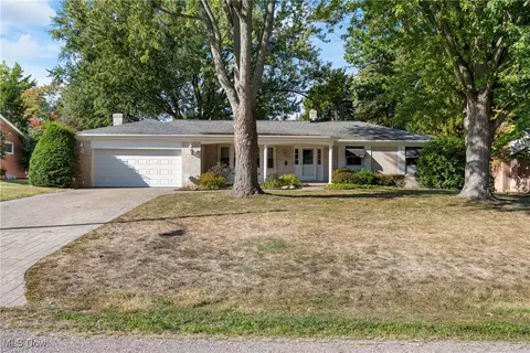 2425 Pennington St NW, Canton, OH 44709