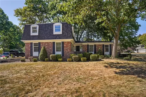 206 Fawnwood Dr, Tallmadge, OH 44278