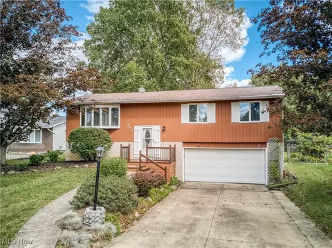 393 Delaware Dr, Brunswick, OH 44212
