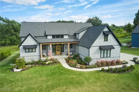 1071 Skyland Falls Blvd, Hinckley, OH 44233