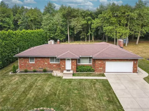 527 Spring Grove Dr, Tallmadge, OH 44278