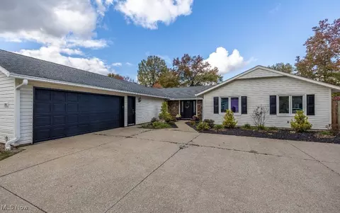 10842 Fence Row Dr, Strongsville, OH 44149