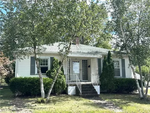 609 Syme St, Masury, OH 44438