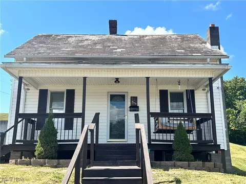 807 Young St, Caldwell, OH 43724