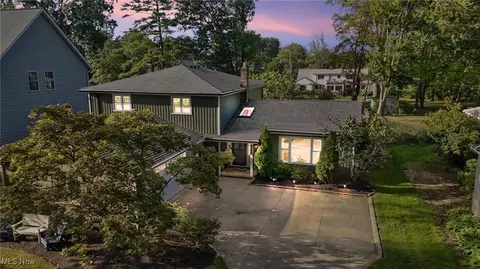 29074 Lincoln Rd, Bay Village, OH 44140