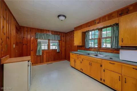 617 Johnson Ave, Dennison, OH 44621 photo 14