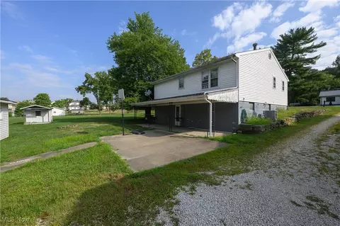 617 Johnson Ave, Dennison, OH 44621 photo 4