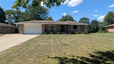 9042 Vista Dr, North Royalton, OH 44133