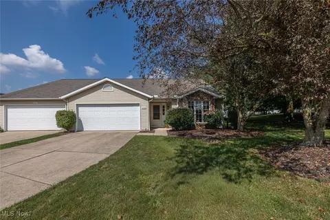 10560 Stapleton Dr, Strongsville, OH 44136