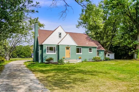 13061 Beeson St NE, Alliance, OH 44601