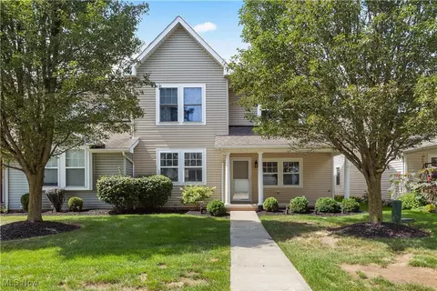 4989 Greenflower St, North Olmsted, OH 44070
