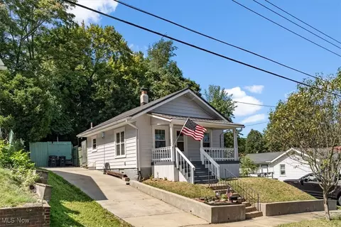 1260 Lexington Ave, Akron, OH 44310